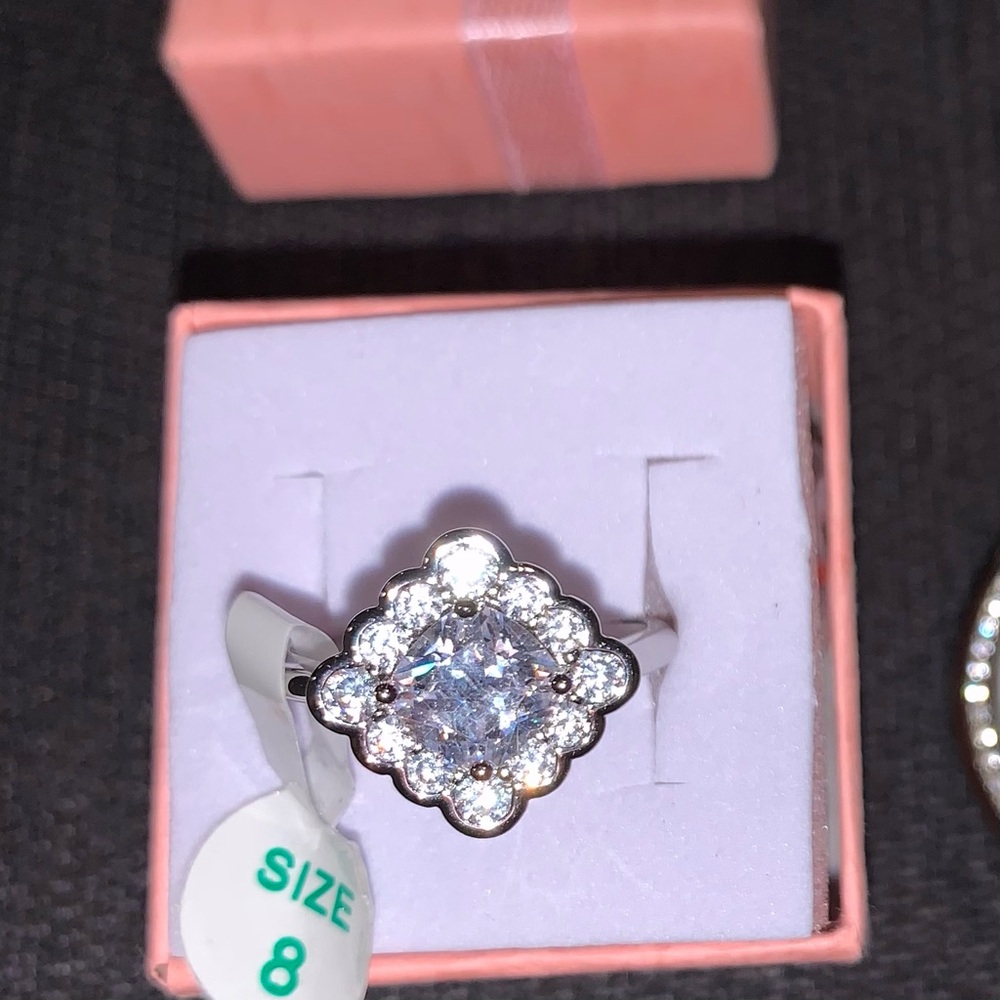 Diamond Cubic Zirconia Engagement Ring (Size 8) Jewelry 💍